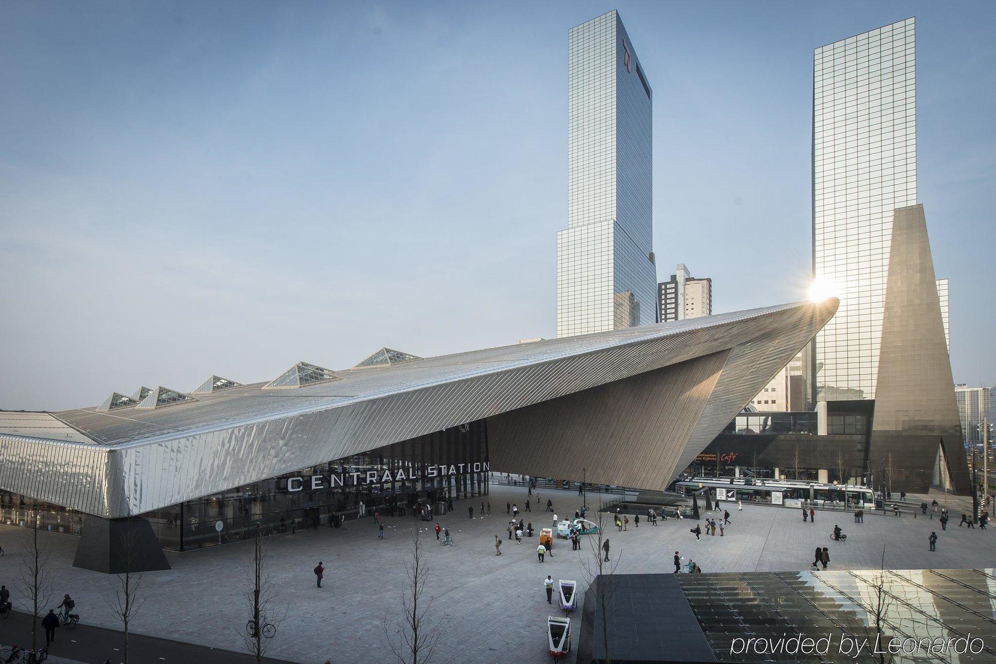 Rotterdam Marriott Hotel Exterior photo The station in 2014